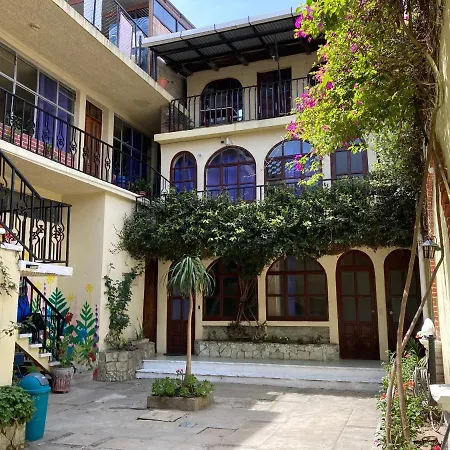 Kasa Kiwi Hostel & Travel Agency